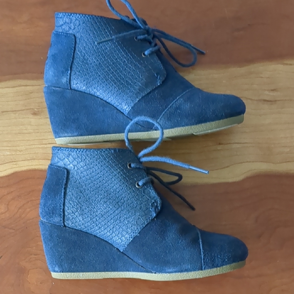 Toms Navy Suede Lace-Up Ankle Boots